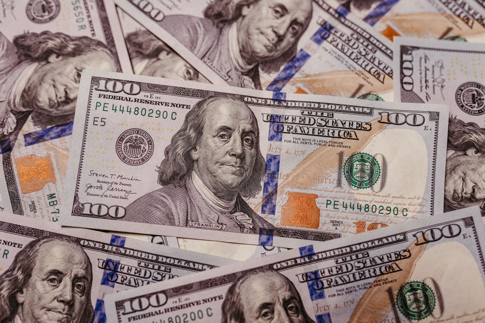 dollar gains wall street